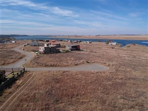960 m² Land available in Bronkhorstbaai