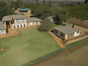 4.5 ha Farm in Buffelspoort