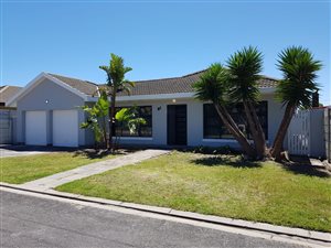 4 Bed House in Goodwood