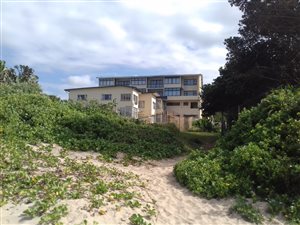 2 Bed Apartment in Hibberdene