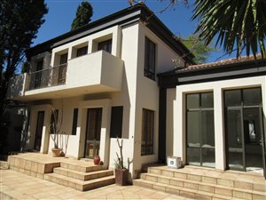 4 Bed House in River Club