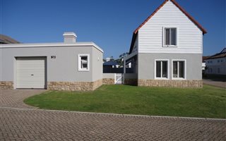 2 Bedroom Duplex in Keurboomstrand