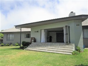 4 Bed House in Mossel Bay Central