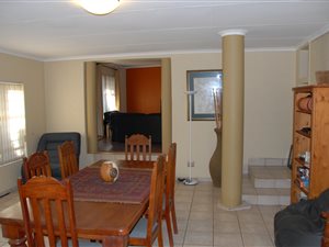 3 Bed House in Murrayfield