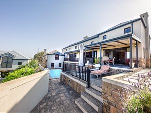 5 Bed House in Atlantic Beach Golf Estate