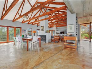 6 Bed House in Westcliff