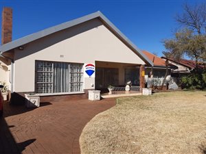 4 Bed House in Oberholzer
