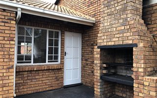 2 Bedroom Townhouse in Zwartkop