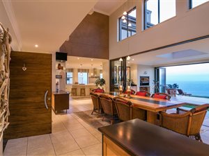 4 Bed House in Pezula Golf Estate