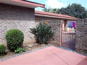 3 Bedroom House in Helikon Park