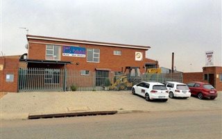 Commercial space in Alberton