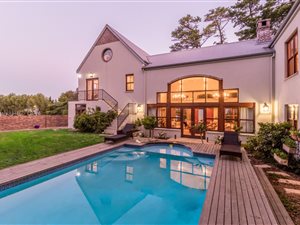 4 Bed House in Zwaanswyk