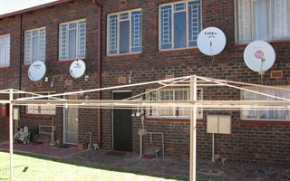 2 Bedroom Townhouse in Witpoortjie