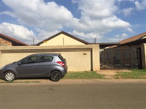 2 Bedroom House in Protea North