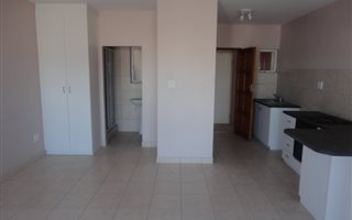 Bachelor apartment in Richmond Estate