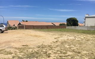 920 m² Land available in Dana Bay