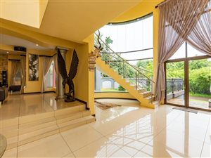 5 Bed House in Featherbrooke Estate