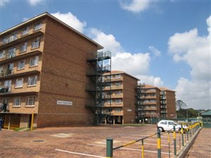2 Bed Apartment in Doringkloof