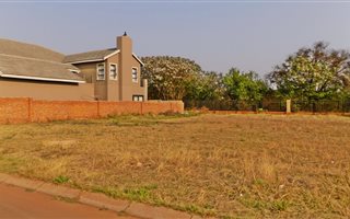 720 m² Land available in Melodie