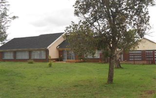 2.4 ha Farm with House in Boltonwold