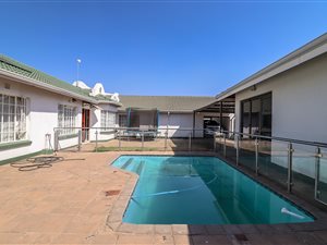 4 Bed House in Albemarle