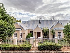 4 Bed House in Die Boord