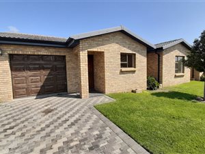 3 Bed Townhouse in Fairview Golf Estate