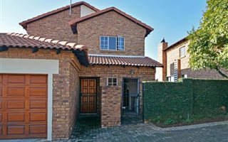 3 Bedroom Townhouse in Amberfield Manor