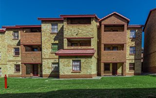 2 Bedroom Apartment in Halfway House