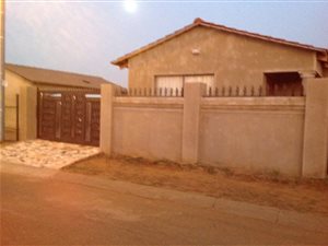 3 Bed House in Duduza