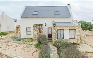 4 Bedroom House in Jacobs Bay