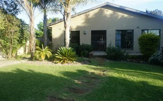 4 Bedroom House in Amandelrug