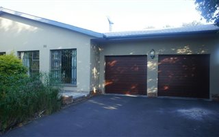 4 Bedroom House in Amandelrug