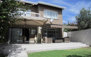 3 Bedroom Townhouse in Bedford Park