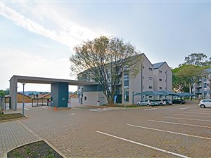 2 Bed Apartment in Clubview