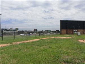 1828 m² Land available in Wynberg