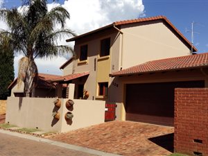 2 Bed Townhouse in Ruimsig