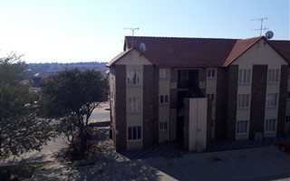 2 Bedroom Townhouse in Kosmosdal