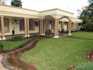 5 Bedroom House in Erasmia