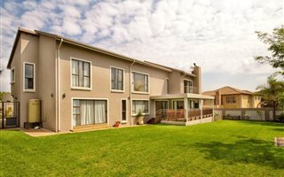 4 Bedroom House in Carlswald North Estate