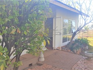 2 Bedroom Flat in Muldersdrift