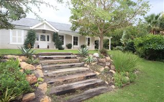 4 Bedroom House in Fernkloof
