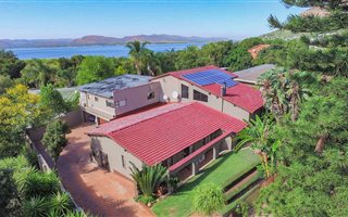 7 Bedroom House in Hartbeespoort Dam