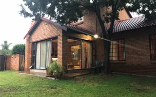 3 Bedroom House in Zwartkop Golf Estate