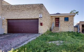3 Bedroom House in Brackenfell Central