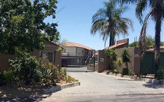 2 Bedroom Flat in Safari Gardens
