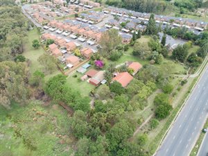 8569 m² Land available in North Riding