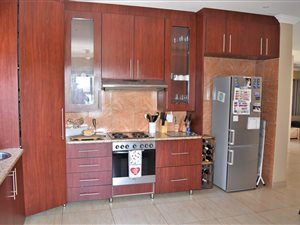 3 Bed House in Candlewoods Estate