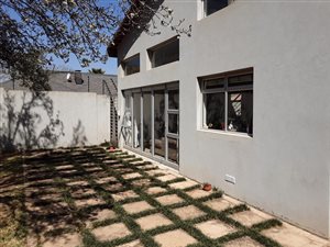 2 Bed Apartment in Highlands North