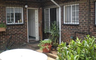 3 Bedroom Apartment in Highway Gardens